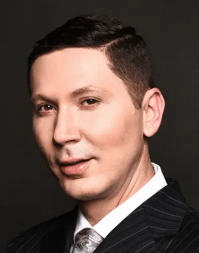 Headshot of Neil Shouse, Esq.